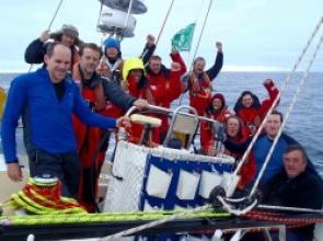 Clipper Race Boat Finland writes from the North Atlantic